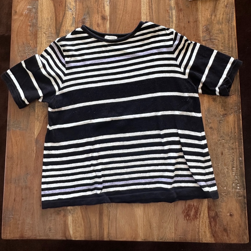 Short sleeve sweater top
